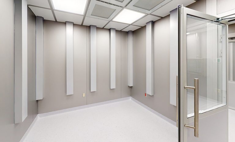 pharmacy-cleanroom